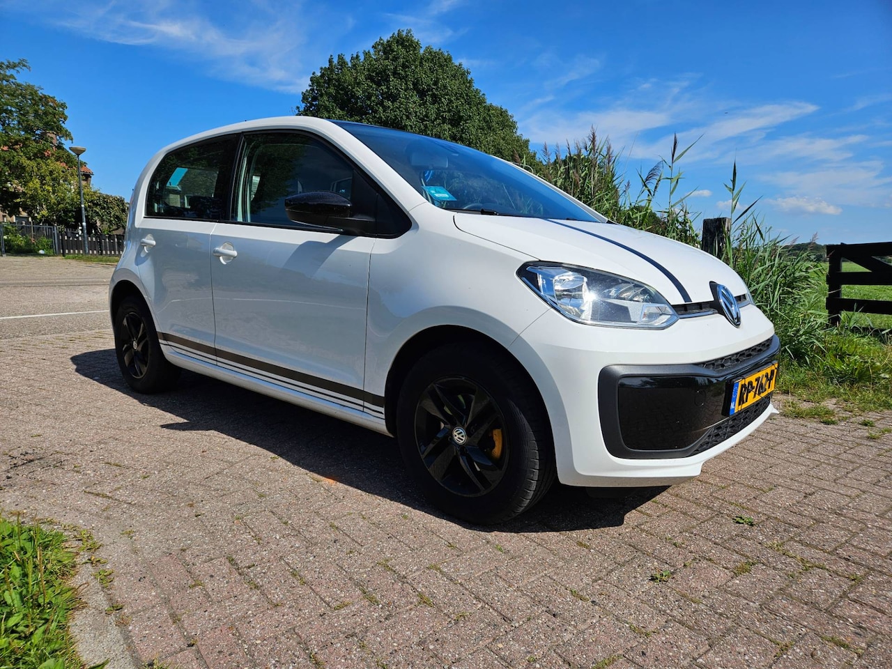 Volkswagen Up! - 1.0 60PK 3D BMT Move up! SPORT - AutoWereld.nl