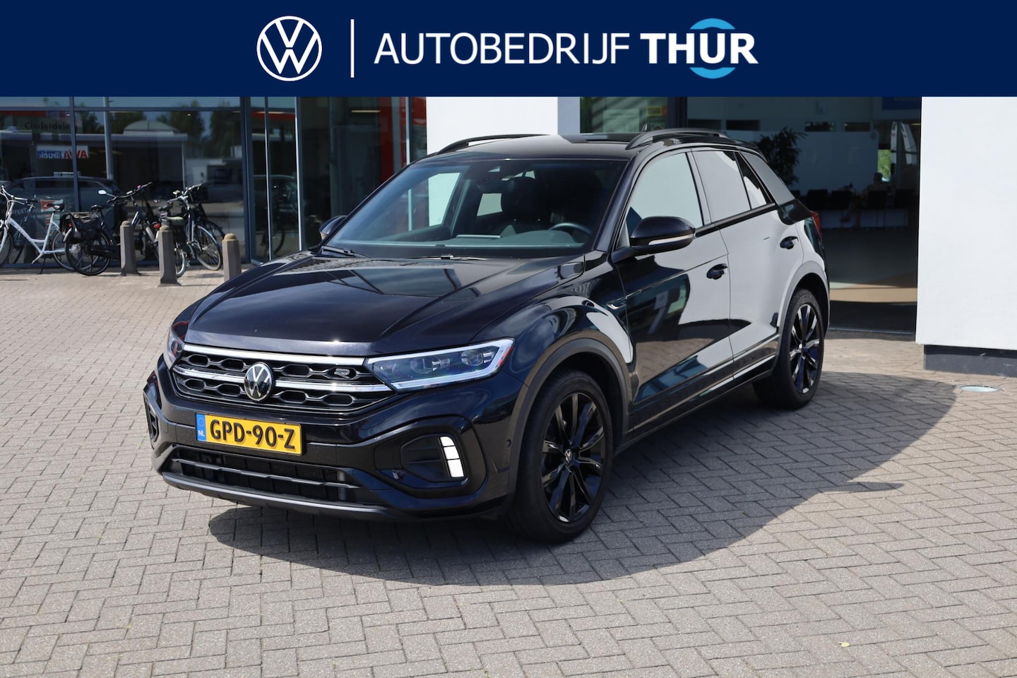 Volkswagen T-Roc - 1.5 TSI R-Line 150PK / 110kW DSG, Blackstyle pakket, 18" 'Grange Hill' hoogglans zwart LMV - AutoWereld.nl