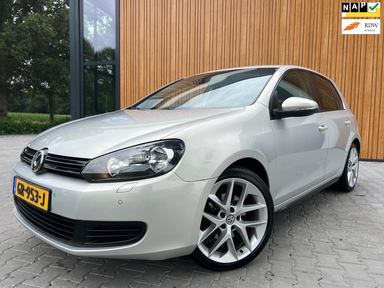 Volkswagen Golf - 1.4 TSI TRENDLINE + 5DRS + AIRCO + LMV - AutoWereld.nl