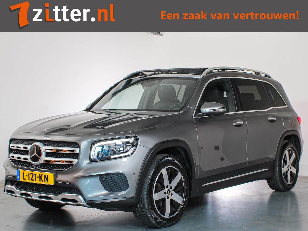 Mercedes-Benz GLB - 180 Luxury 7-Persoons, Panoramadak, Leder, Sfeerverlichting, Trekhaak, Apple Carplay/Andro - AutoWereld.nl