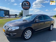 Volkswagen Passat - 2008 * 1.4 TSI Highline * ELEC. RAMEN * AIRCO * LMV