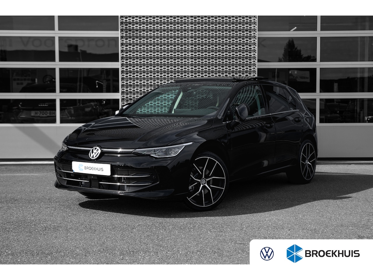 Volkswagen Golf - 1.5 eHybrid 204pk Style Edition | Panoramadak | Achteruitrijcamera | Dodehoeksensor | Appl - AutoWereld.nl