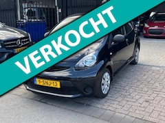 Toyota Aygo - 1.0 VVT-i Now/Airco/Radio/Nap