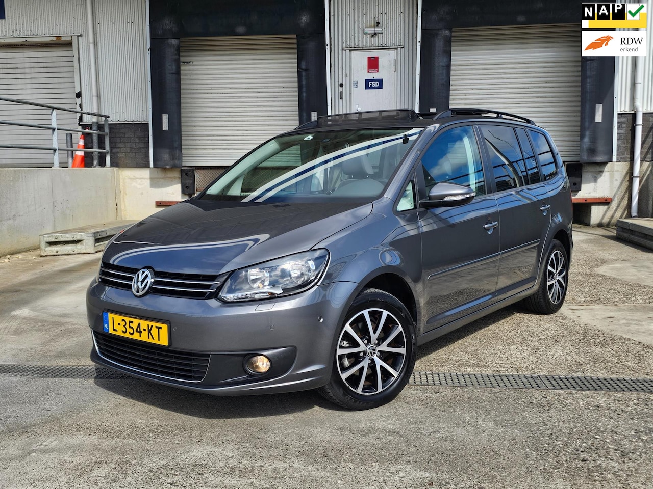 Volkswagen Touran - 1.4 TSI 7p. panorama luxe uitv 205pk - AutoWereld.nl