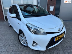Toyota Yaris - 1.5 Full Hybrid Dynamic / Pano / Navi / Camera / NAP
