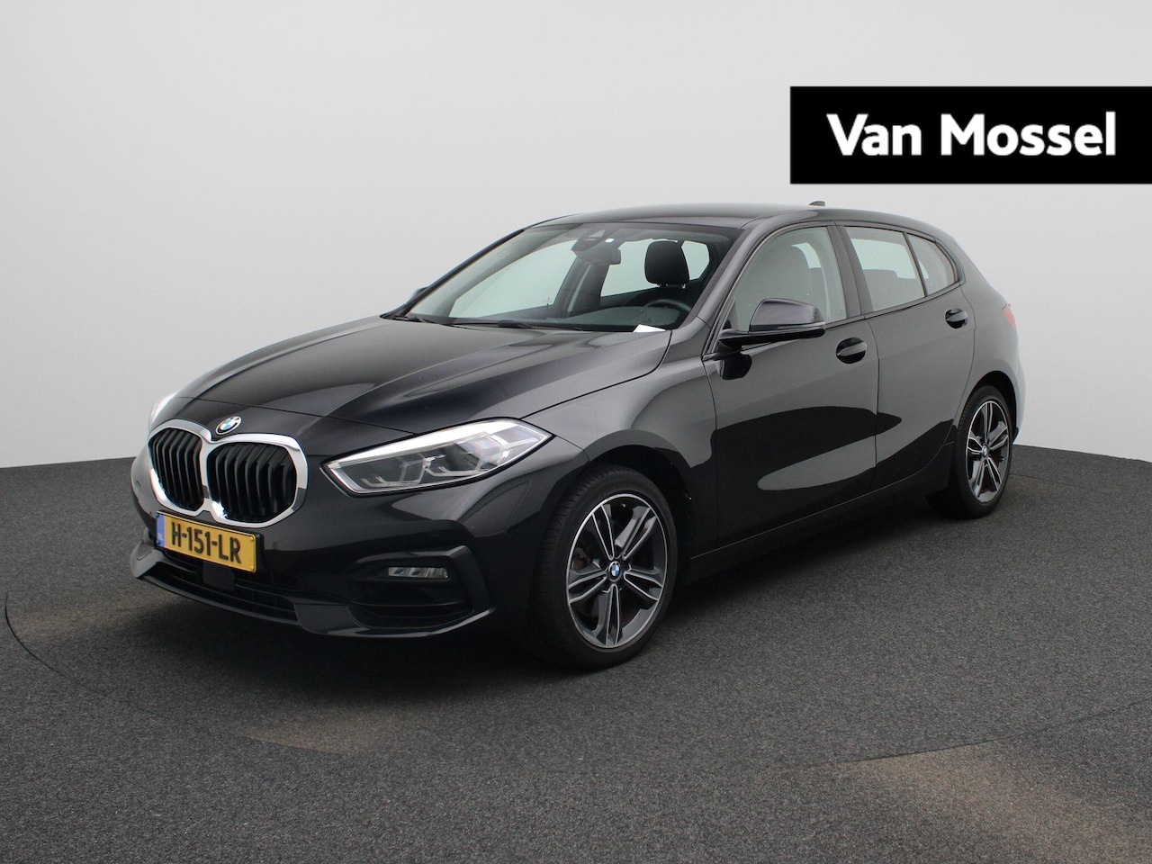 BMW 1-serie - 118i Executive Edition AUTOMAAT | GROOT NAVIGATIE | SPORTSTOELEN | CRUISE | CLIMA | PDC | - AutoWereld.nl