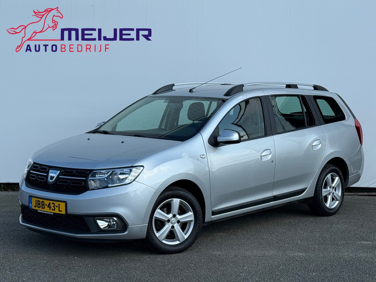 Dacia Logan MCV - 0.9 TCe Ambiance Cruise | Navigatie | Airco | Camera | LED | Sportvelgen | Dakrails !! - AutoWereld.nl