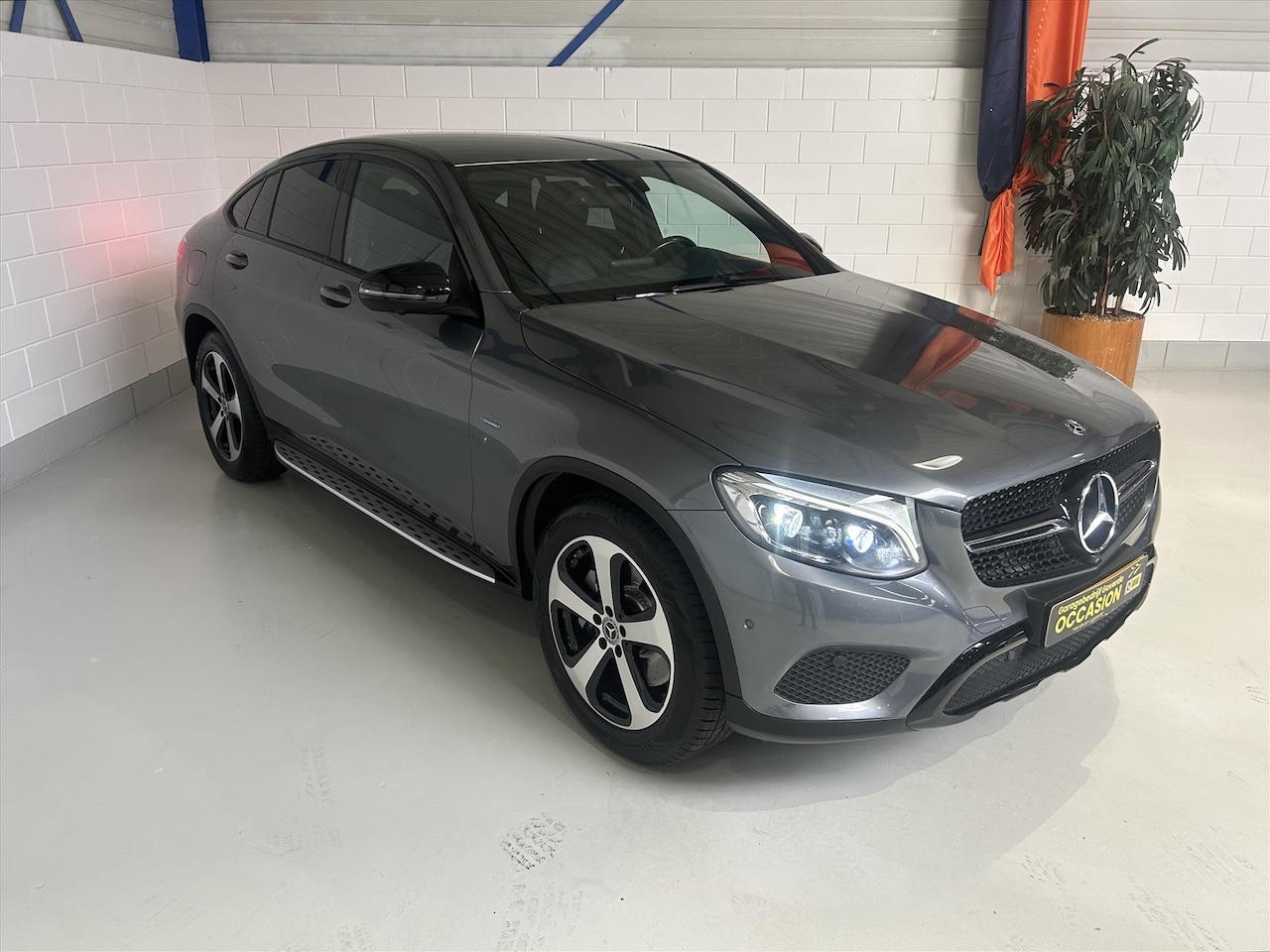 Mercedes-Benz GLC-klasse Coupé - 350e 320pk 4MATIC 7G. Luchtvering, ILS, Dealer OH - AutoWereld.nl
