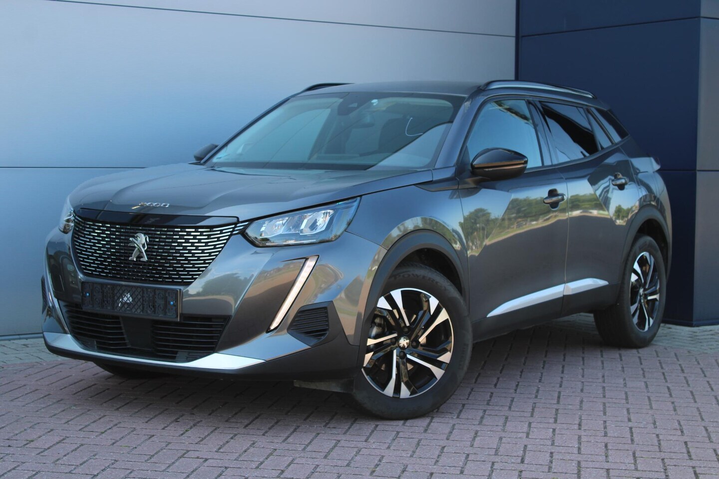 Peugeot 2008 - 1.2 PureTech Allure Pack NAVIGATIE - AutoWereld.nl