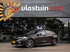 BMW 1-serie - 120i Business Edition Plus , Pano dak, Achteruitrijcamera, Carplay,