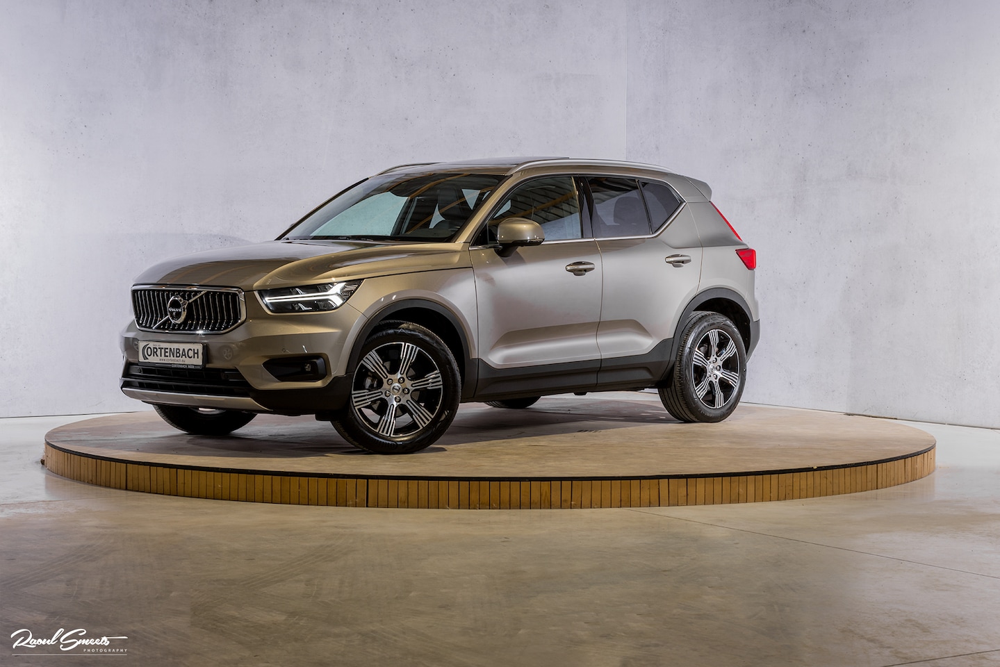 Volvo XC40 - 1.5 T3 Inscription | Adaptieve cruise | Panorama dak | Zwenkbare trekhaak | Harman Kardon - AutoWereld.nl