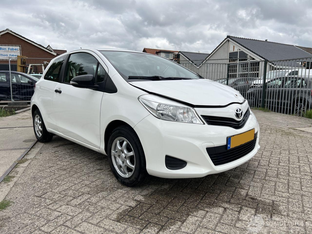 Toyota Yaris - 1.0 VVT-i Comfort. 122.336 - AutoWereld.nl