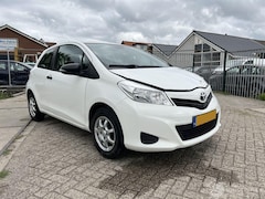 Toyota Yaris - 1.0 VVT-i Comfort. 122.336