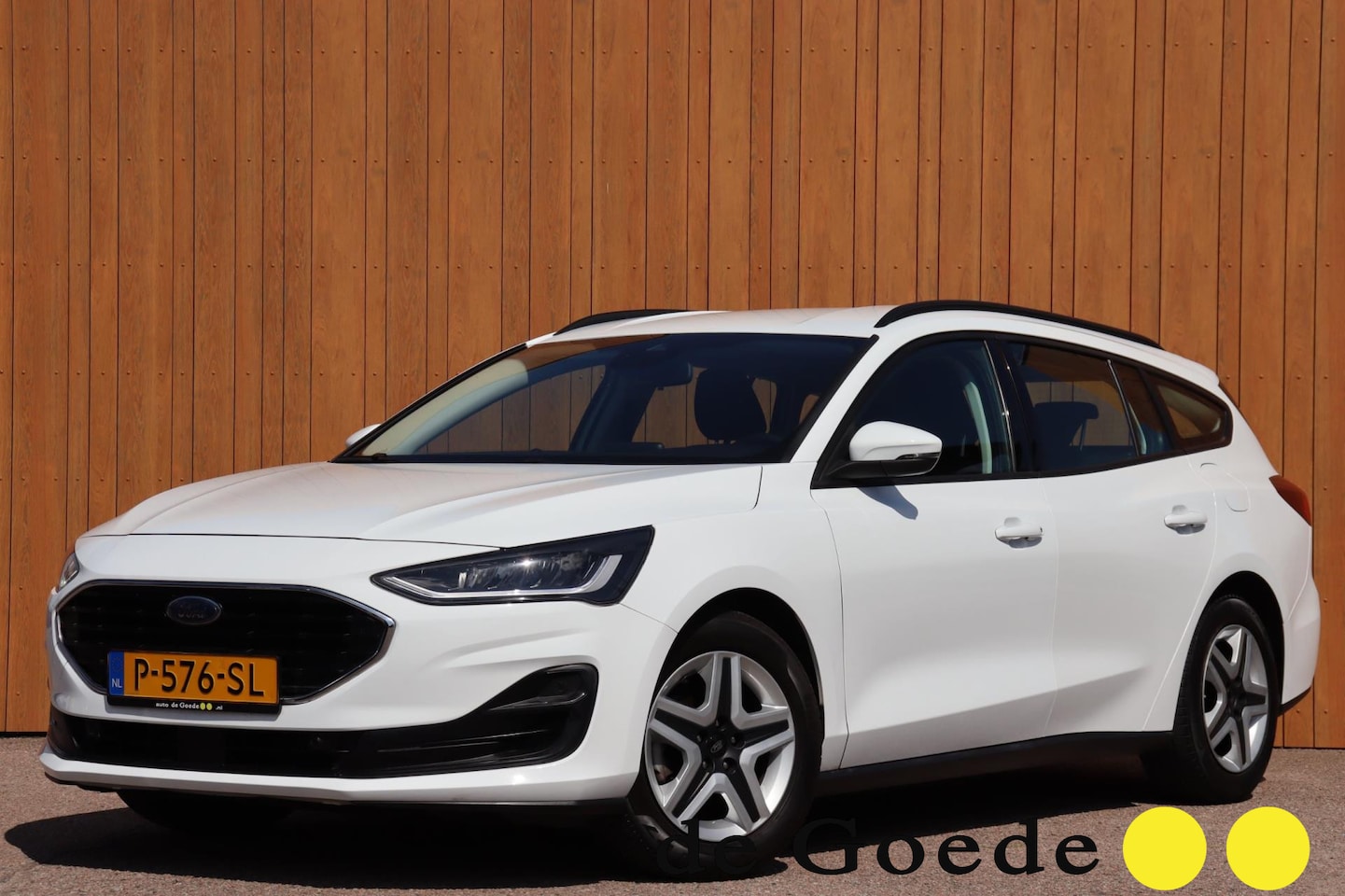 Ford Focus Wagon - 1.0 EcoBoost Hybrid Connected org.NL el.trekhaak navi comfort-stoelen - AutoWereld.nl