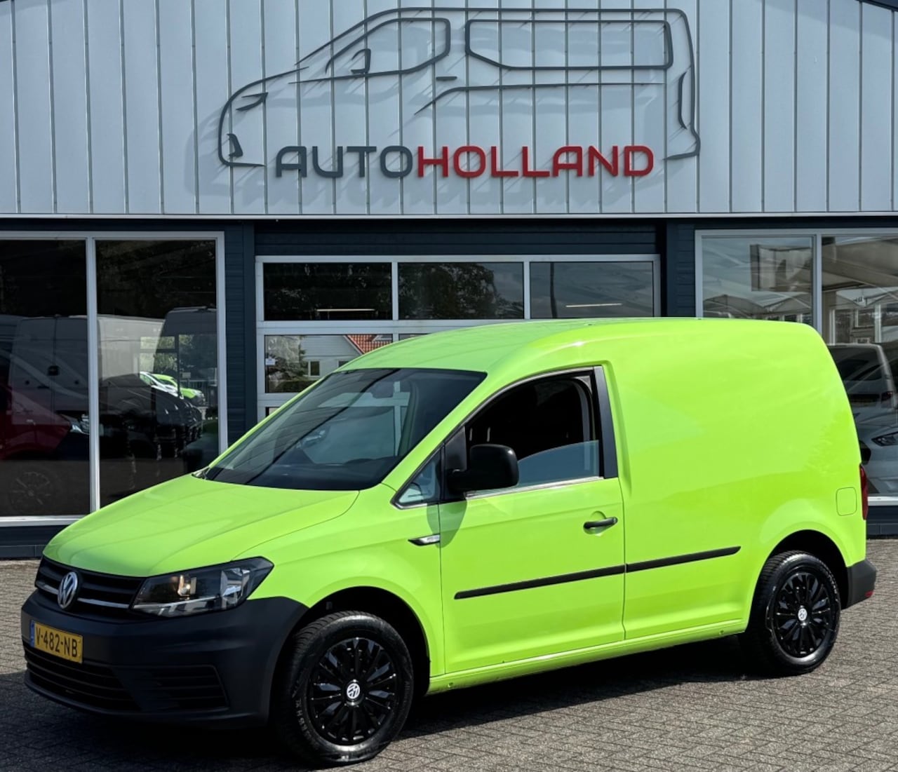 Volkswagen Caddy - 2.0 TDI 55KW 75PK EURO 6 AIRCO/ NAVIGATIE/ CRUISE CONTROL/ TREKHAAK/ PDC/ 100% DEALERONDER - AutoWereld.nl