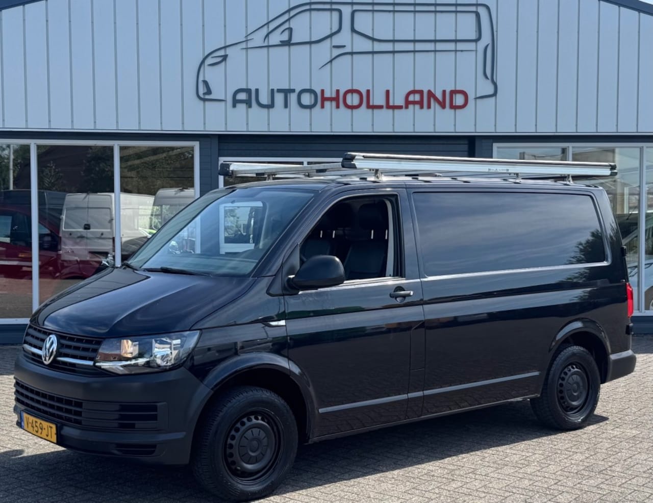 Volkswagen Transporter - 2.0 TDI 62KW 84PK EURO 6 AIRCO/ CRUISE CONTROL/ IMPERIAAL/ TREKHAAK/ BIJRIJDERSBANK/ 100% - AutoWereld.nl