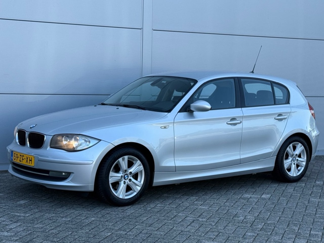 BMW 1-serie - 116i Business Line 5-Drs Clima Navi Trekhaak NL-auto! - AutoWereld.nl