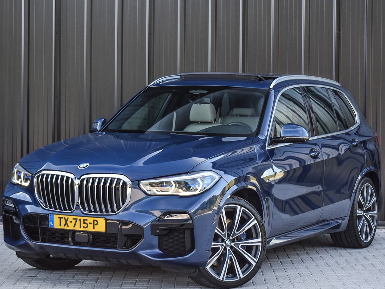 BMW X5 - xDrive30d HIGHT EXECUTIVE M-SPORT | NL-AUTO | PANORAMA SKY LOUNGE | AMBIANCE INTERIEUR | D - AutoWereld.nl
