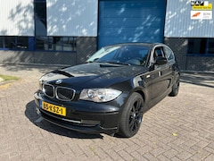 BMW 1-serie - 116i Business Line Style, Navi, Cruise,