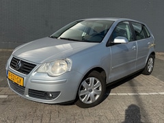 Volkswagen Polo - 1.4-16V Trendline Airco / 5Drs / Elek ramen / Centr. vergr