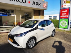 Toyota Aygo - 1.0 VVT-i x-play 5 DEURS COMPLETE UITVOERING