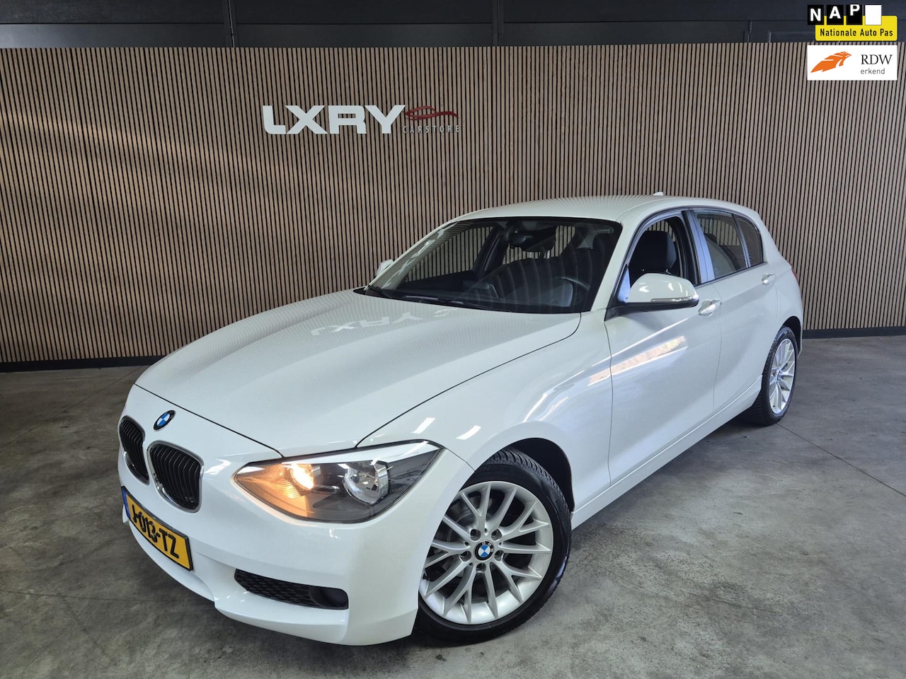 BMW 1-serie - 114i Edition M Sport Edition High Executive| Airco | PDC | Stoelverwarming | - AutoWereld.nl