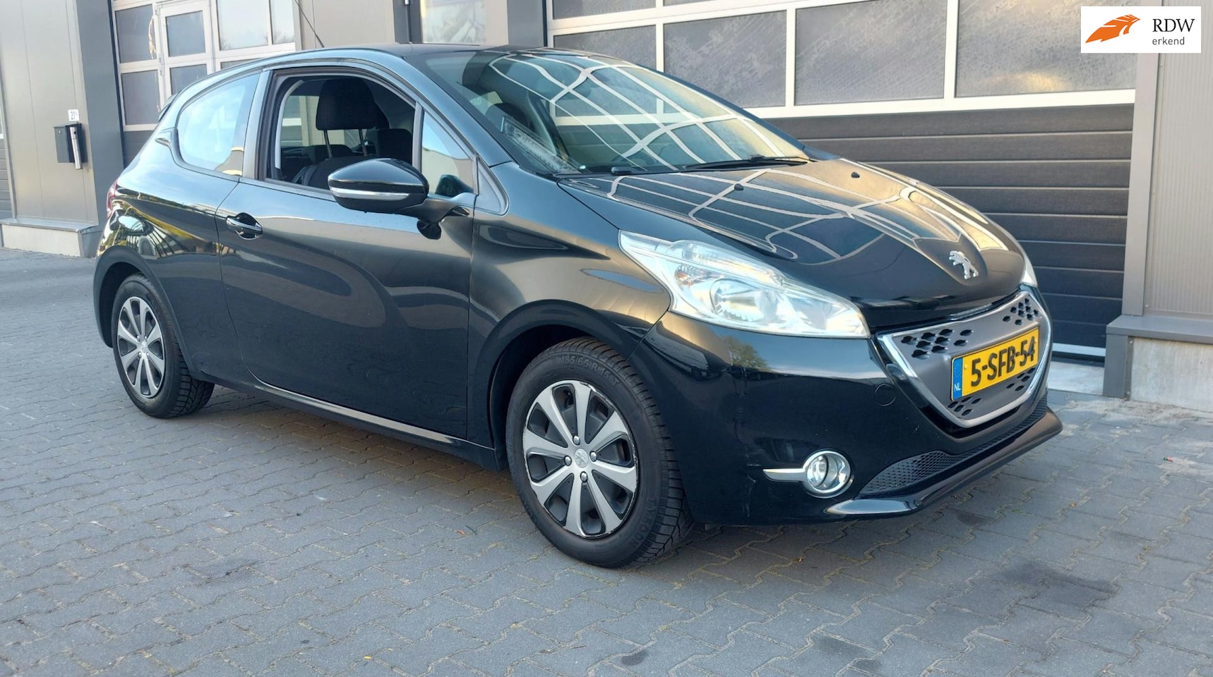 Peugeot 208 - 1.4 e-HDi Active 1.4 e-HDi Active - AutoWereld.nl
