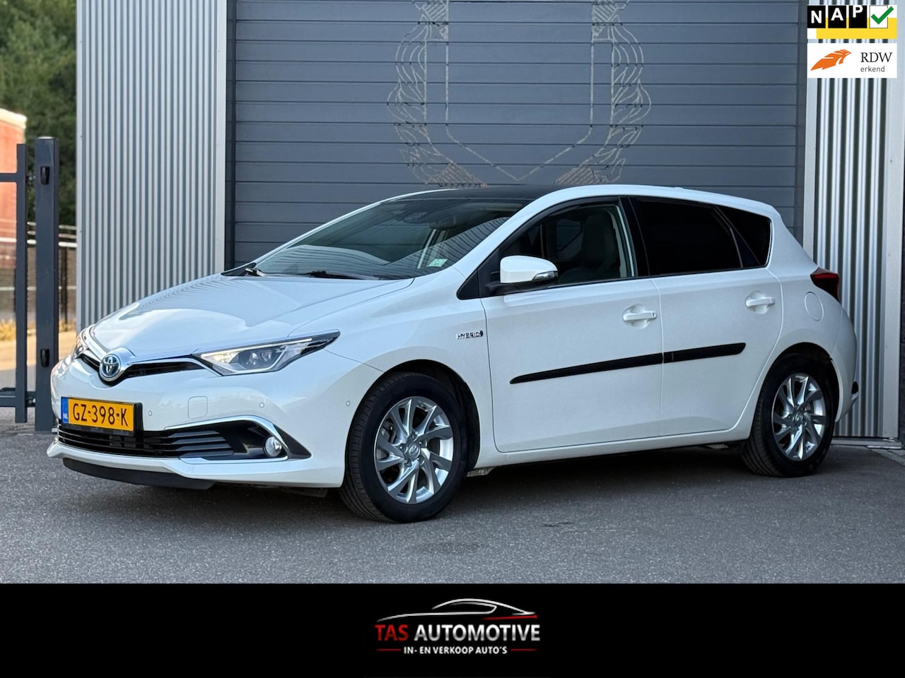 Toyota Auris - 1.8 Hybrid Lease Pro 1e EIG/NAVI/PANO/LEER - AutoWereld.nl