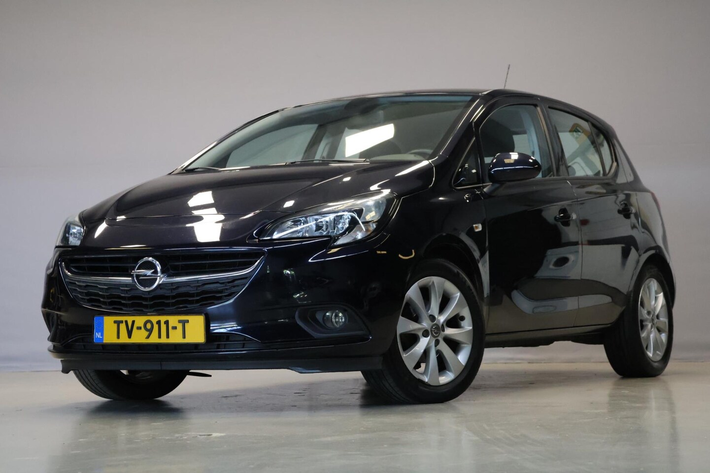 Opel Corsa - 1.4 Favourite| Navi | Airco| - AutoWereld.nl