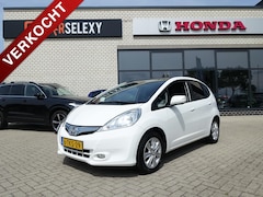 Honda Jazz - Hybrid 1.4 i-VTEC 102pk CVT Elegance Trekhaak 4 Seizoenenbanden