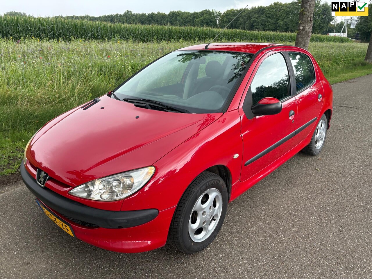 Peugeot 206 - 1.4 One-line APK 7-2026/ 5deurs/Lichtmetaal - AutoWereld.nl