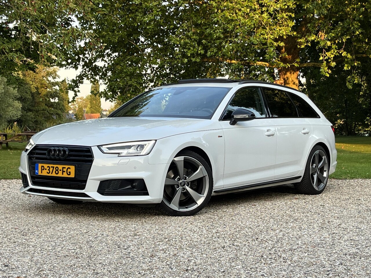 Audi A4 Avant - 2.0 TFSI 252PK Sport 3x S-line Black Edition Audi A4 Avant 2.0 TFSI 252PK Sport S-line Bla - AutoWereld.nl
