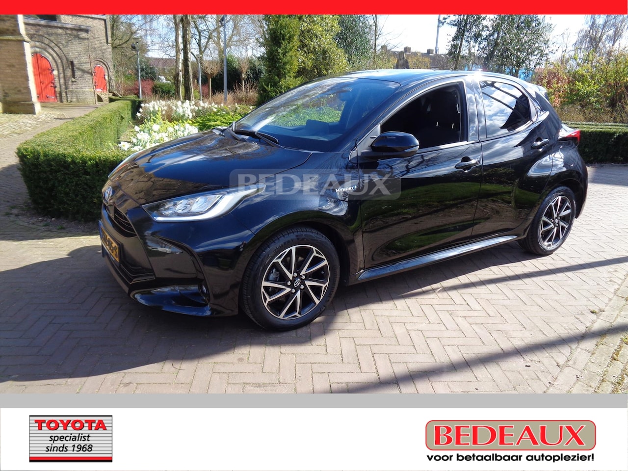 Toyota Yaris - 1.5 Hybrid 116pk CVT Dynamic Team bij Toyota specialist , rijklaar met 12 mnd BOVAG garant - AutoWereld.nl