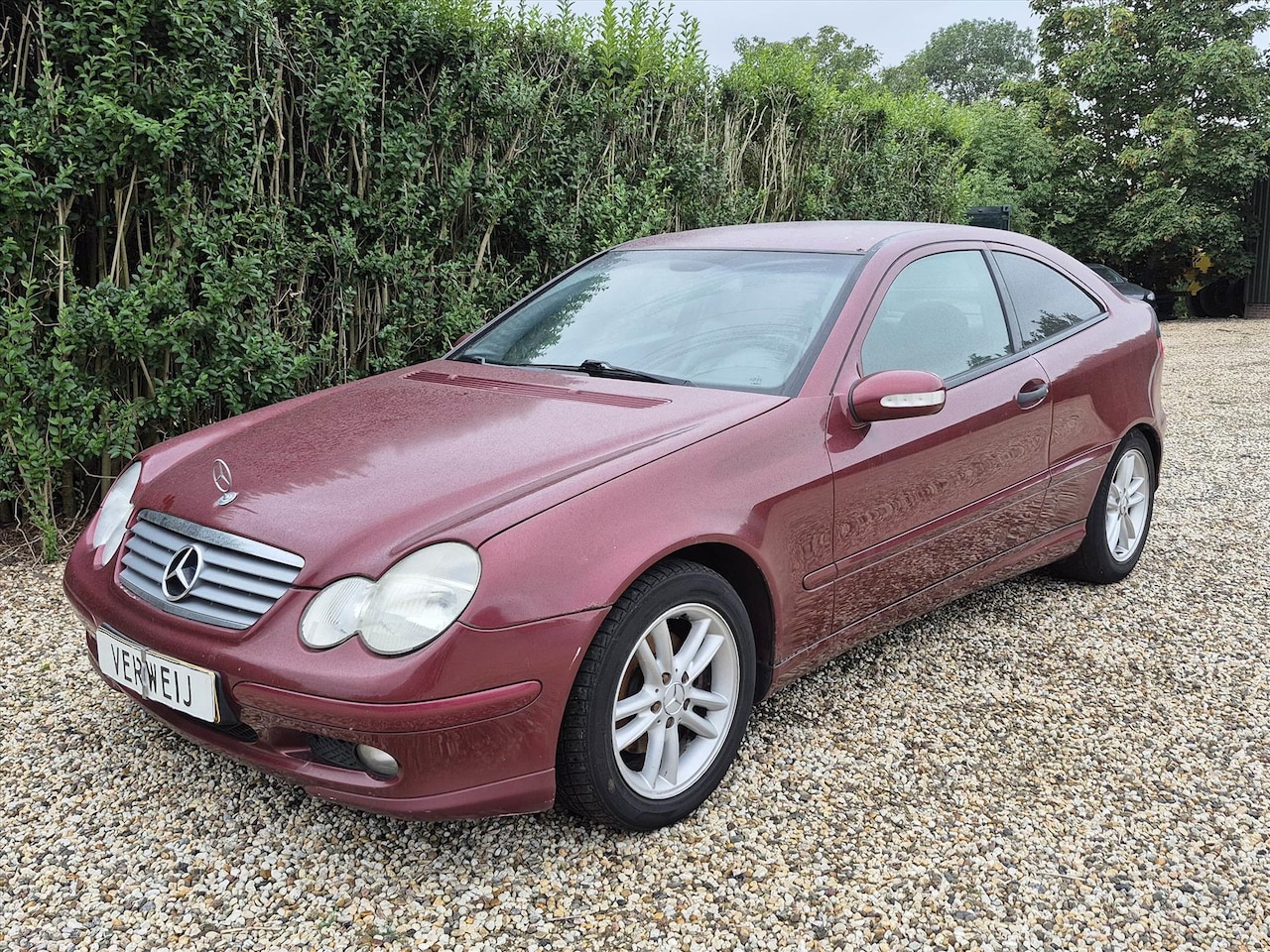 Mercedes-Benz C-klasse Coupé - 2.0 C180 Sport | Clima | Cruise | Trekhaak | LM Velgen | Leder - AutoWereld.nl