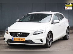 Volvo V40 - 2.0 T4 Business Sport Led/Navigatie/Parkeersensor/Stoeverwarming/Trekhaak afneembaar