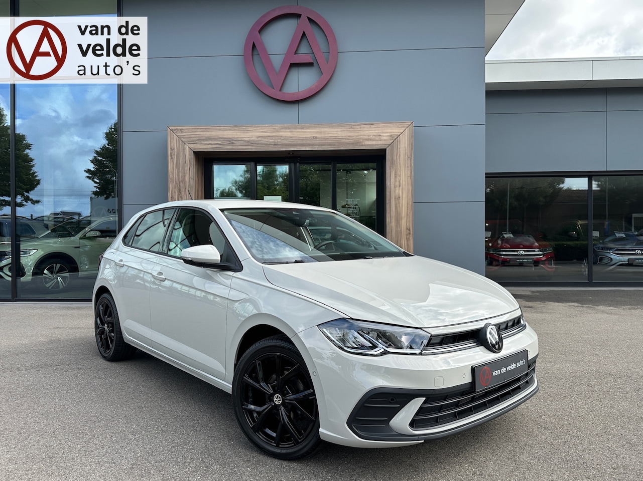 Volkswagen Polo - 1.0 TSI Life 95pk DSG | 17 inch | Dode hoek | Adapt. Cruise | Led | Rijklaar incl. 1 jaar - AutoWereld.nl
