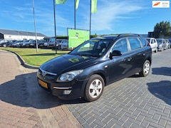 Hyundai i30 CW - 1.6i Dynamic / Dealer onderhouden / APK maart 2026