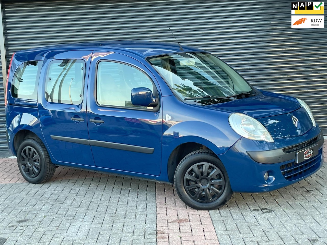 Renault Kangoo Family - 1.6 Expression Airco | Hoge instap | Elektr pakket - AutoWereld.nl