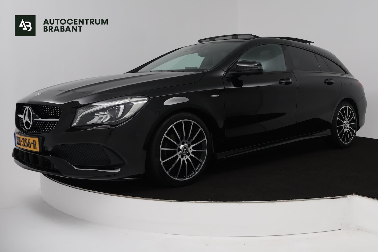 Mercedes-Benz CLA-klasse Shooting Brake - 180 Business Solution AMG (PANORAMADAK, TREKHAAK, STOELVERWARMING, CAMERA, NAVIGATIE) - AutoWereld.nl