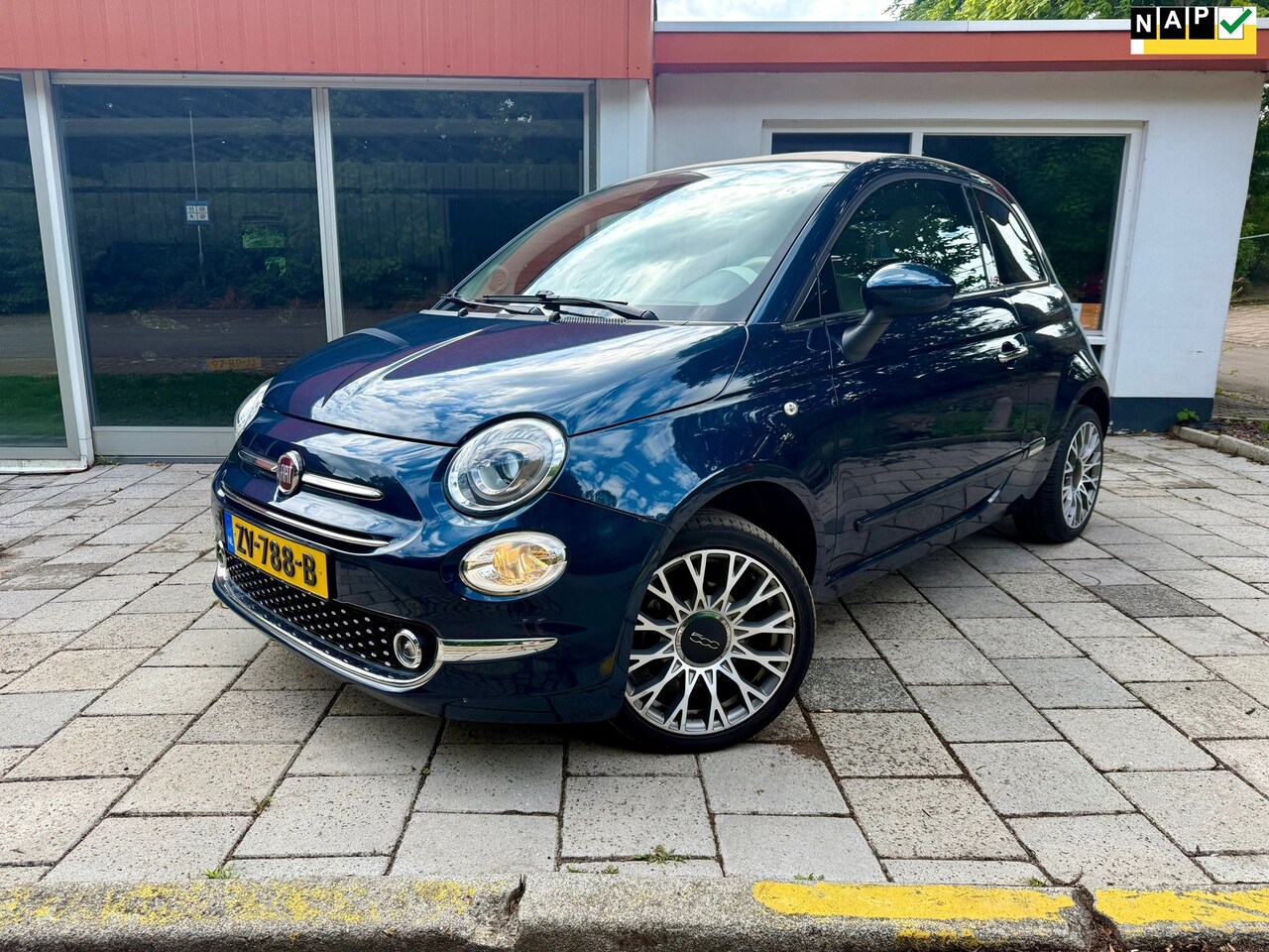 Fiat 500 C - 1.2 Lounge / Climate / PDC achter / Digitaal Dashboard / Apple Carplay Android Auto / Lich - AutoWereld.nl
