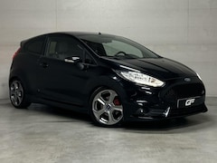 Ford Fiesta - 1.6 ST1 RECARO Camera Stoelverw. D-Riem vervangen