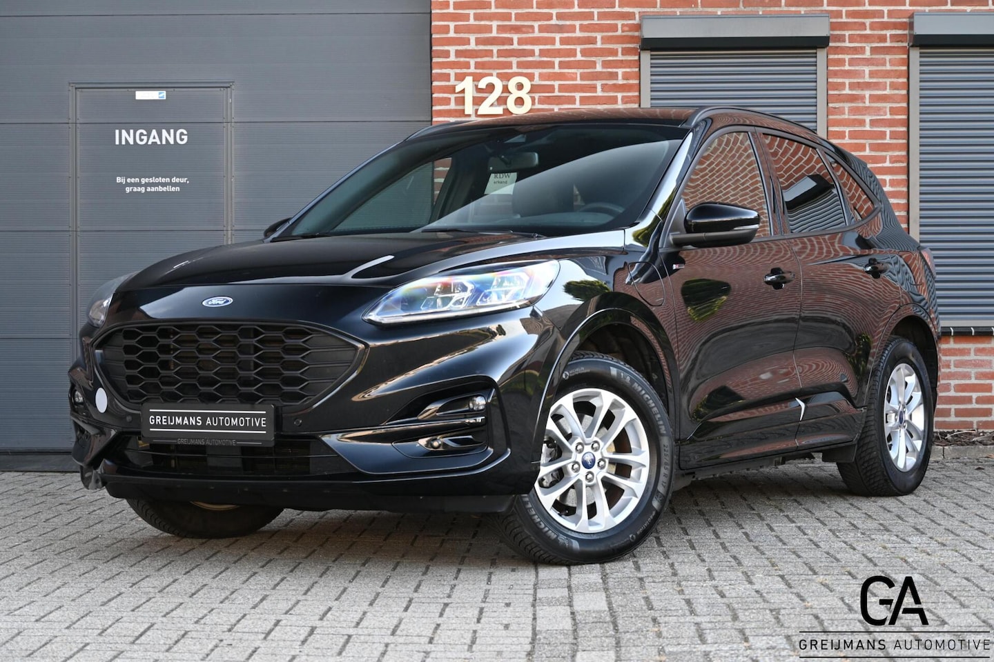 Ford Kuga - 2.5 PHEV ST-Line|Trekhaak|Elektische stoelen|Stuur+stoelverwarming - AutoWereld.nl