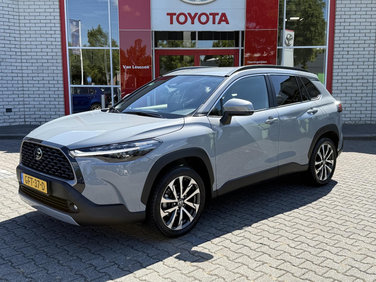 Toyota Corolla Cross - HYBRID 140 STYLE EL-KLEP NAVI PARKSENSOREN V+A LM-VELGEN APPLE/ANDROID - AutoWereld.nl