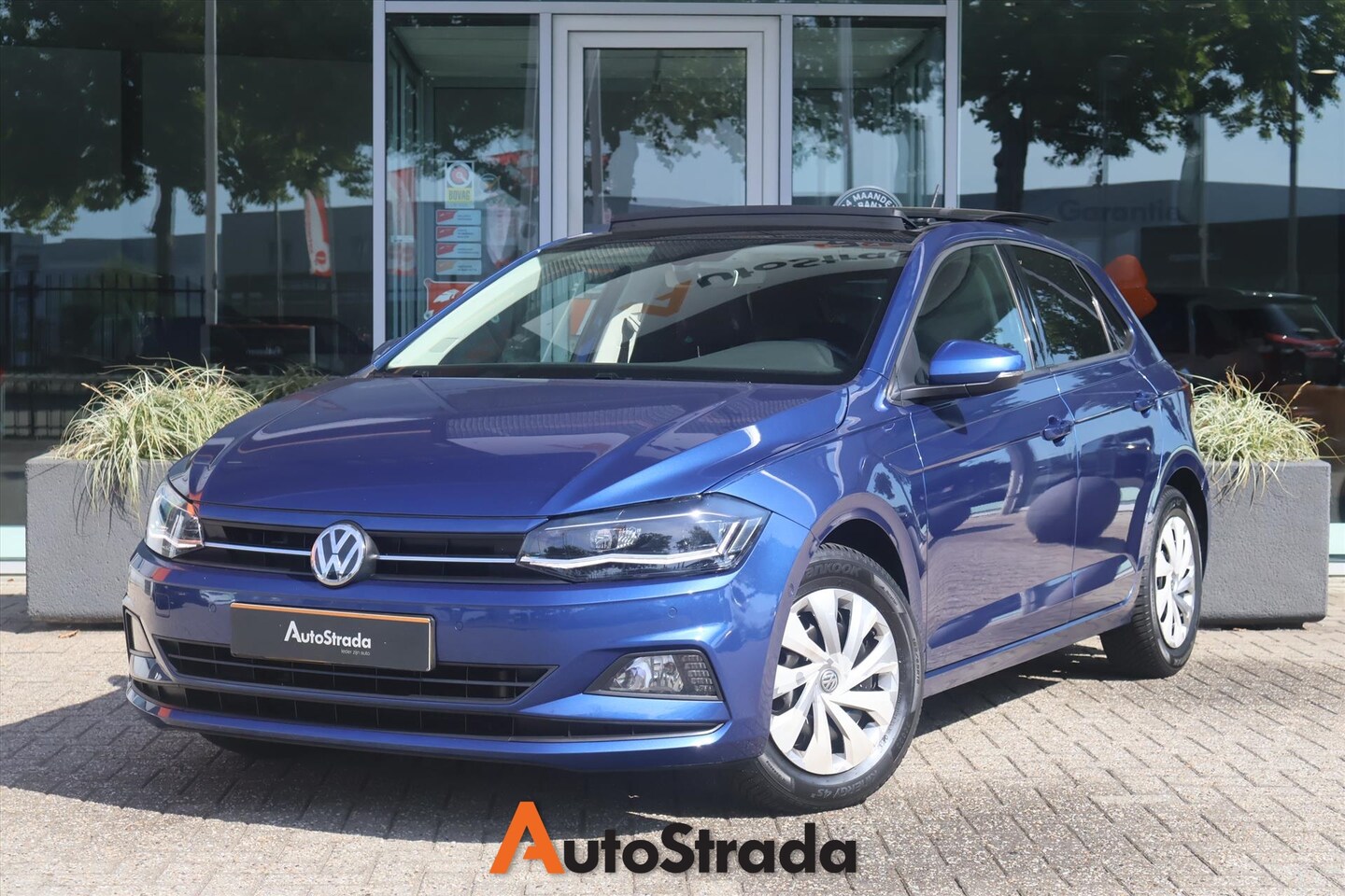 Volkswagen Polo - 1.0 Comfortline TSI 95pk | Pano | Adaptive | LED | Virtual | Climate | Camera | Navi | Car - AutoWereld.nl