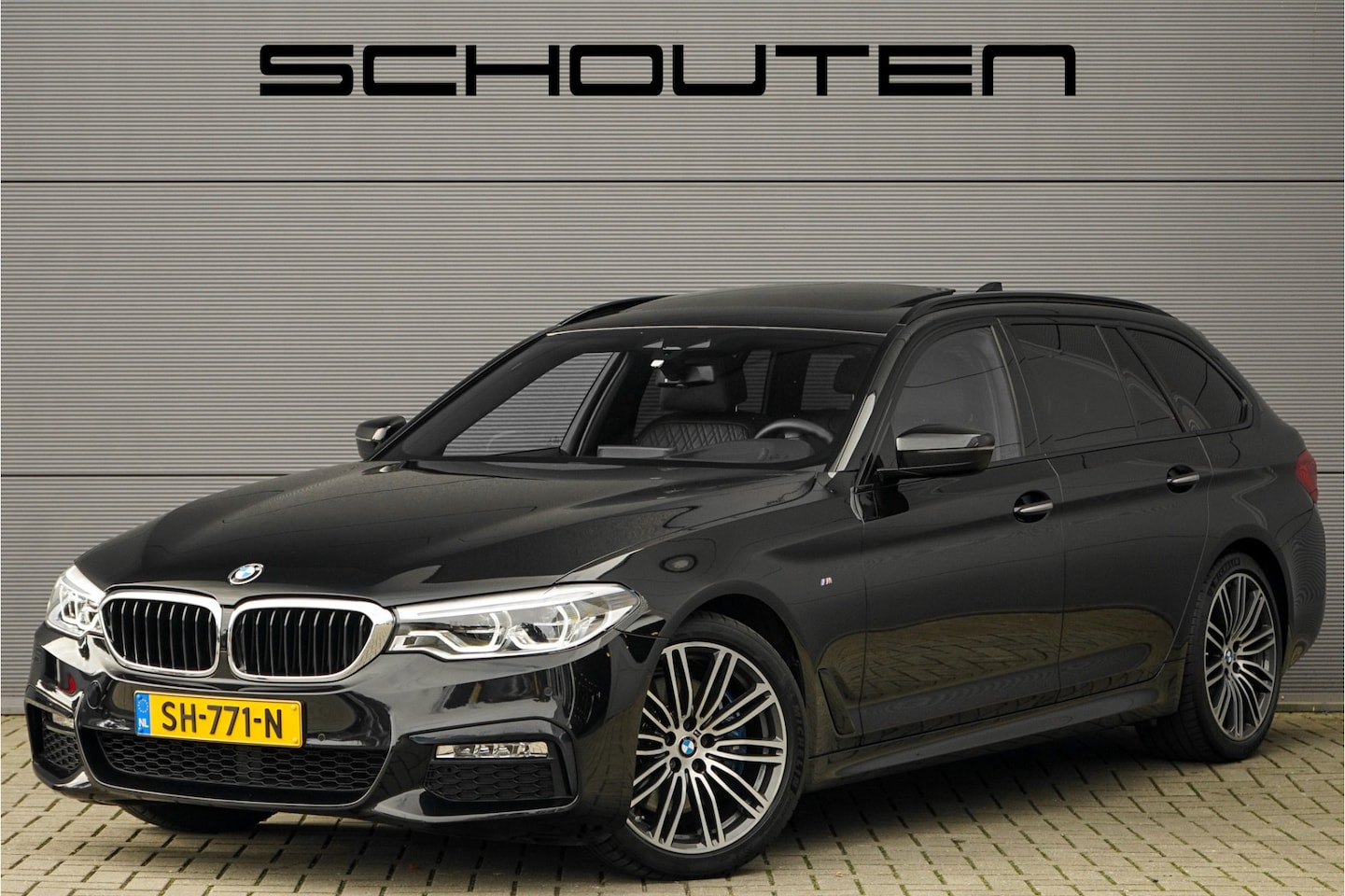 BMW 5-serie Touring - 530i High Ex M-Sport Pano HUD Camera Memory Seats - AutoWereld.nl