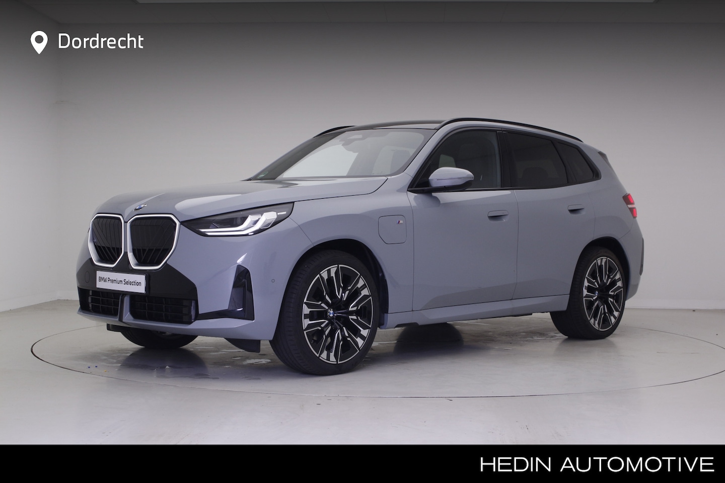 BMW X3 - 30e xDrive M-Sport | Trekhaak | Panorama | 21" | Elek. verst. stoelen - AutoWereld.nl