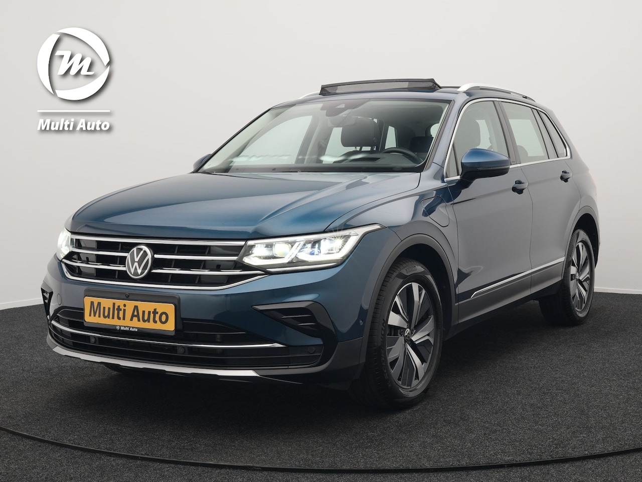 Volkswagen Tiguan - 1.4 TSI eHybrid Elegance Plug in Hybrid 245pk Dealer O.H PHEV | Trekhaak Af Fabriek | Pano - AutoWereld.nl