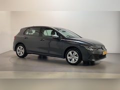 Volkswagen Golf - 1.0 eTSI DSG Life Virtual Cockpit Parkeersensoren Navigatie DAB+