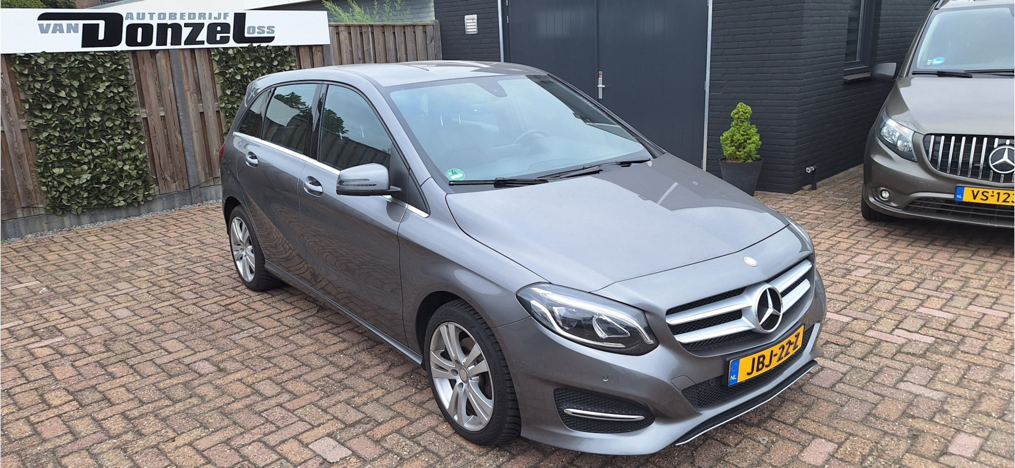 Mercedes-Benz B-klasse - 180 Prestige AUTOMAAT + 101460 km - AutoWereld.nl