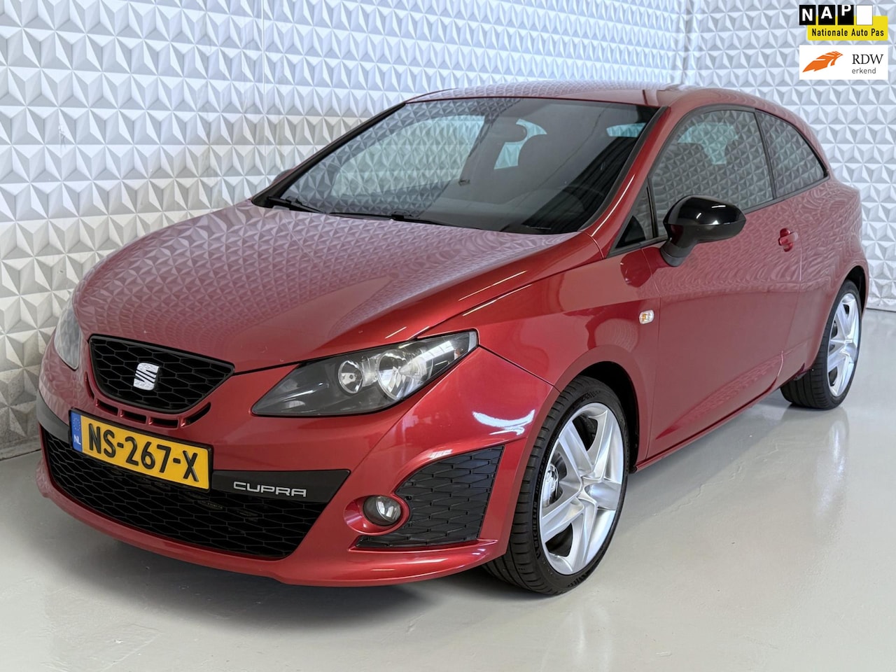 SEAT Ibiza SC - 1.4 TSI Cupra Bocanegra AUTOMAAT (2011) - AutoWereld.nl
